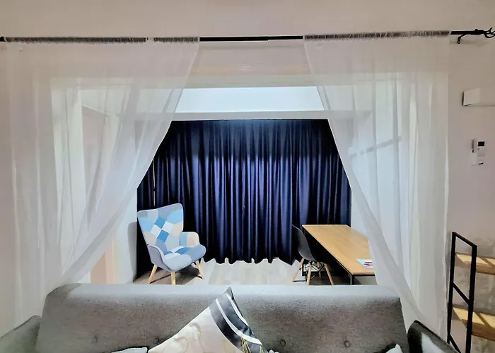 Abstract By The Sea Λάρνακα