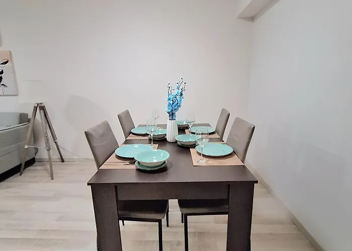 Abstract By The Sea 拉纳卡