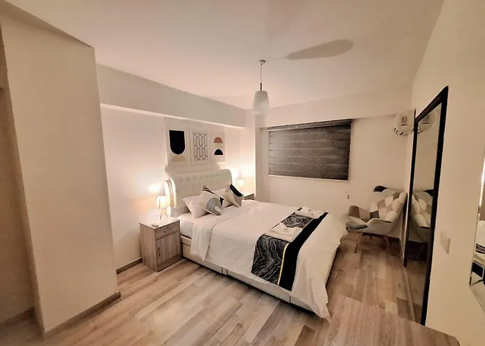 公寓 Abstract By The Sea